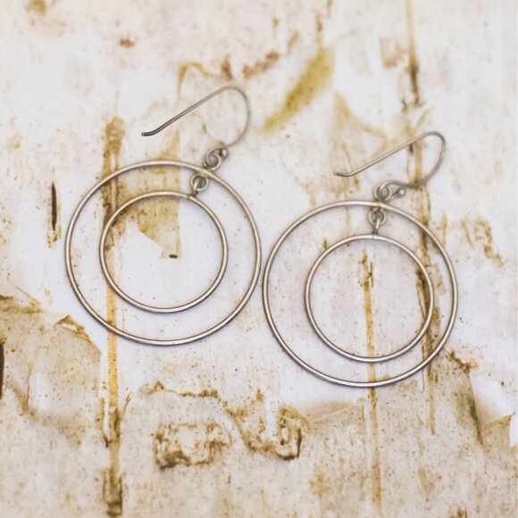 Vintage Double Ring Sterling Silver Dangle Earrings - B15 - Picture 1 of 2